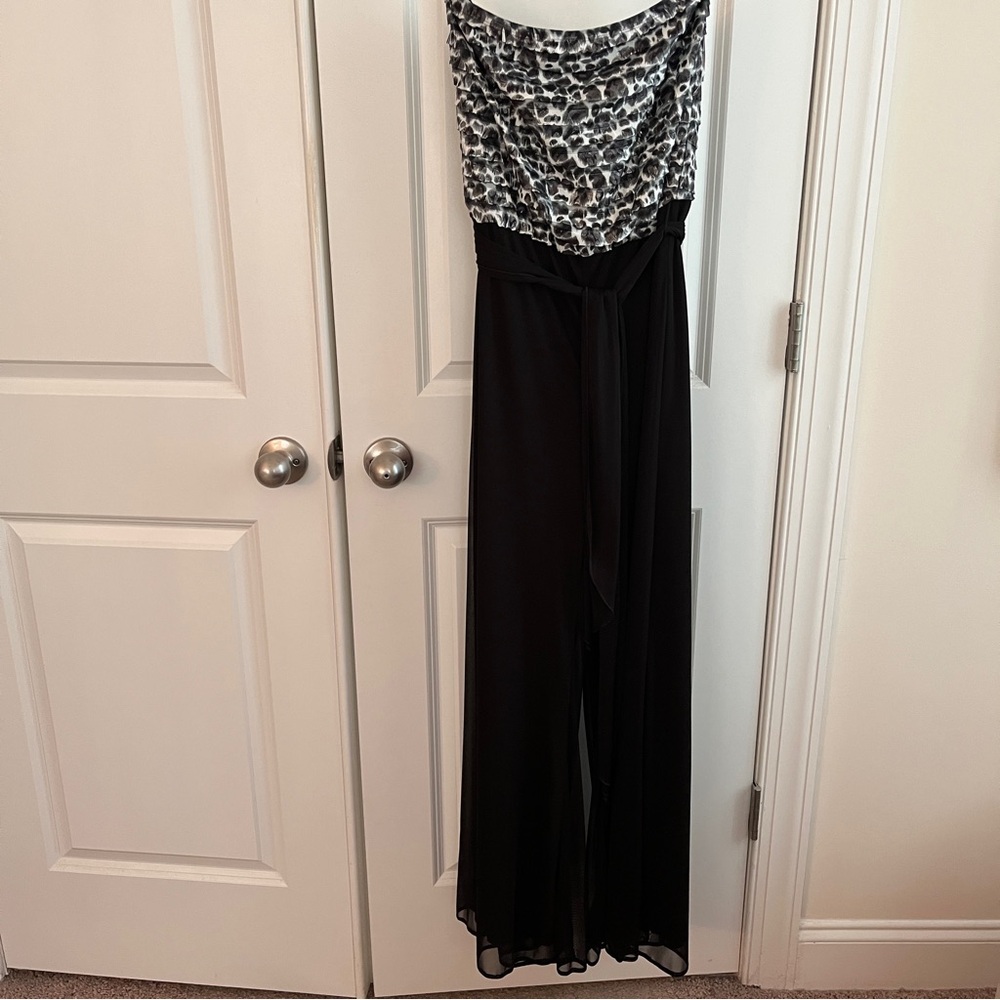 NWT Dressbarn Strapless Black and White Leopard Print Jumpsuit - Size M